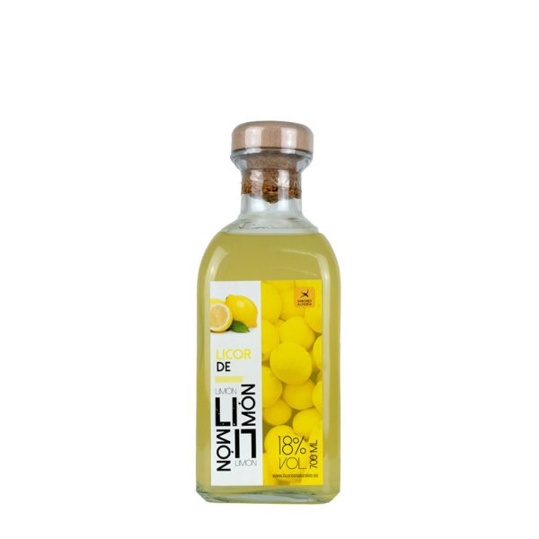 Botella de cristal de 700 mililitros de licor natural de limón